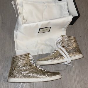 Gold Gucci sneakers galassia platino